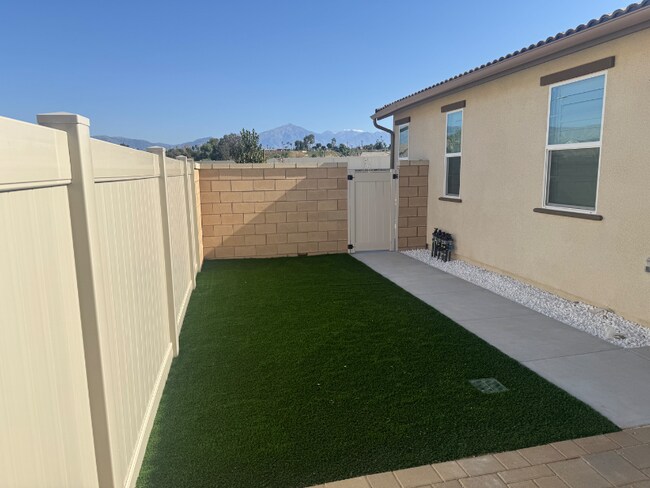 Foto del edificio - 11762 Saddleback Dr