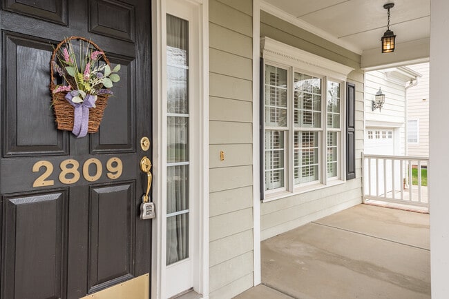 Photo - 4 bedroom home with fenced yard close to D...