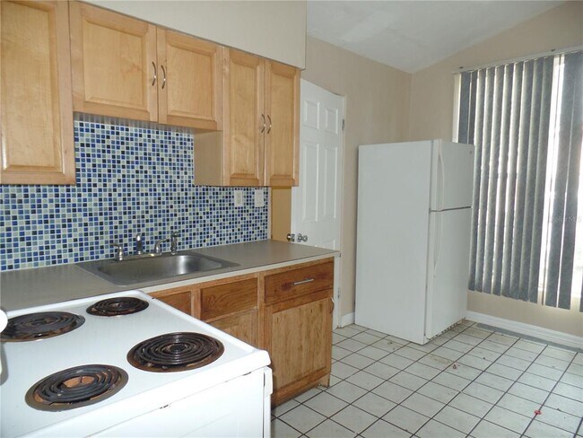 Building Photo - 644 Hickman Ct S