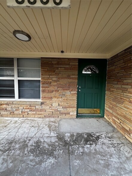 Foto del edificio - 8300 Doreen Ave