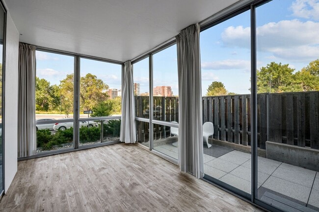 Photo - 3100 E Cherry Creek S Dr House