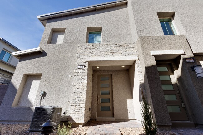 Foto del edificio - 600 N Carriage Hill Dr