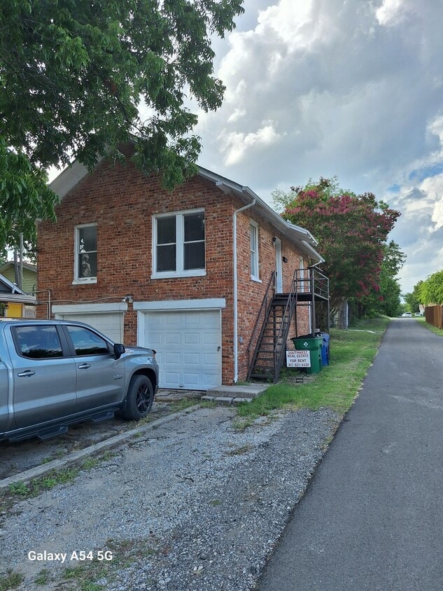 Primary Photo - 101.5 W Hallsell St