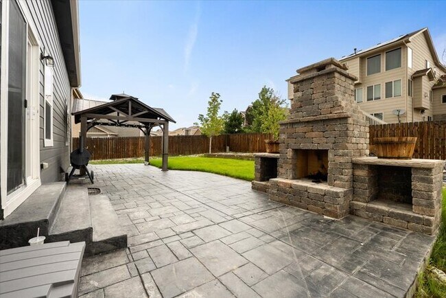 Foto del edificio - 12540 Mount Belford Way