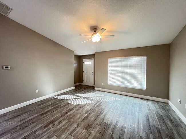 Building Photo - BEAUTIFUL 3 BD/2BA Home in Ocala!!!