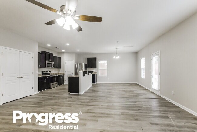 Foto del edificio - 3132 Riley Ave
