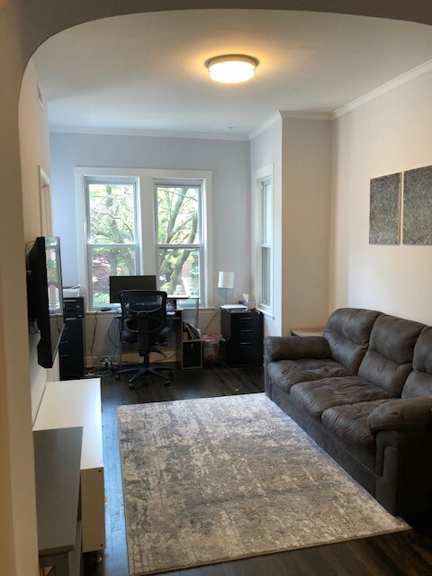 Sala de estar - 3320 N Lakewood Ave