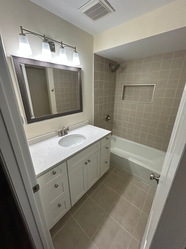 Building Photo - 7902 164th Pl