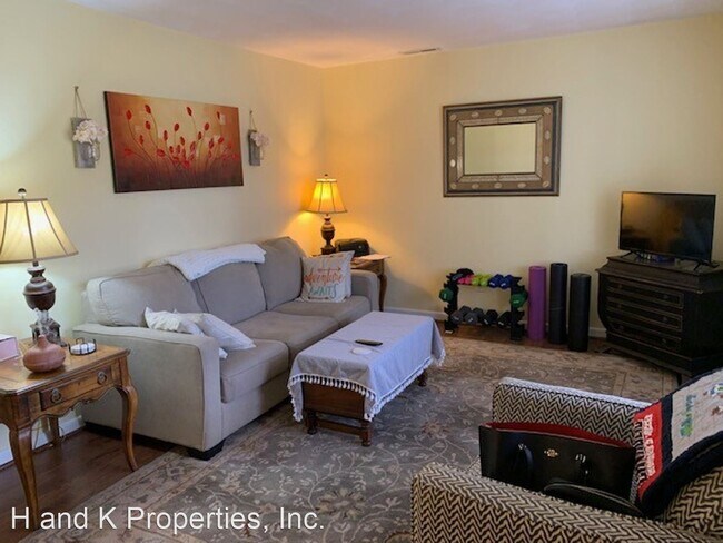 Building Photo - 2 br, 1.5 bath House - 408 Reid Street