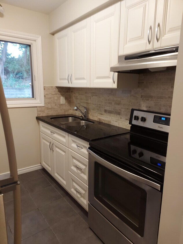 Photo principale - Spacious 2 bedroom unit