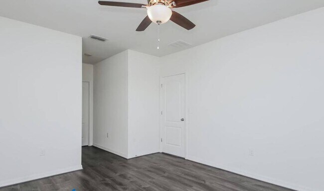 Foto del edificio - 5117 Fiddlewood Way