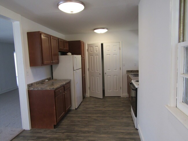 Building Photo - 604 E Sevier Heights