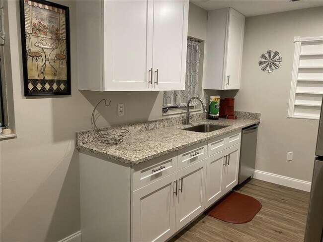 Foto del edificio - 930 Cedar Cir