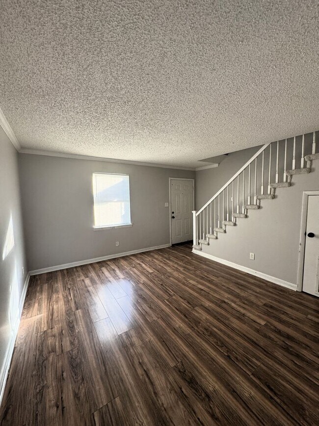 Foto del edificio - Move-In Special!! 1/2 Off First Month's Re...