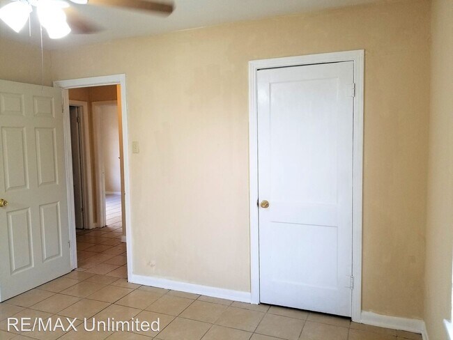 Building Photo - 3 br, 1 bath House - 1870 Kendalia Ave