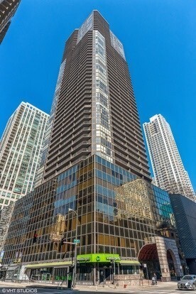 Primary Photo - 10 E Ontario St