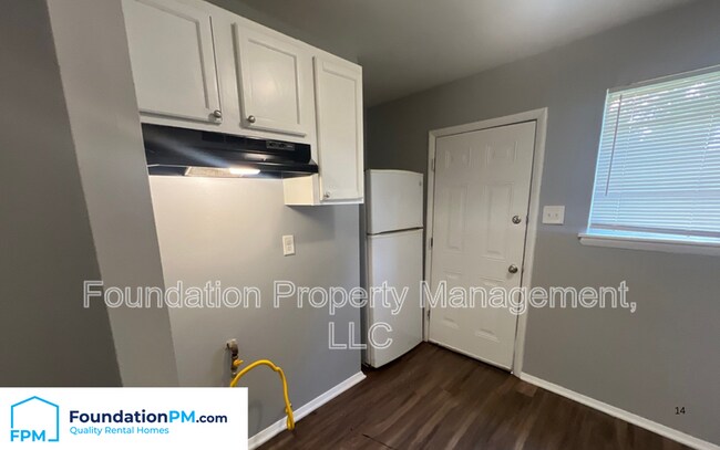 Foto del edificio - 1058 Hudson St