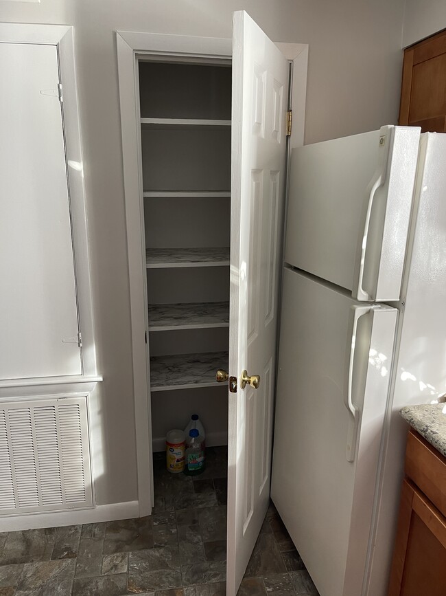 Kitchen pantry - 2525 Annunciation St