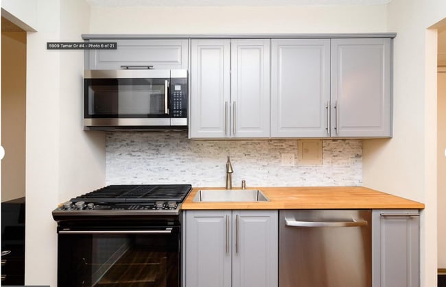 Building Photo - 5909 Tamar Dr