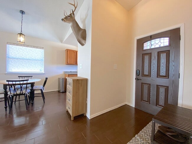 Building Photo - Northeast El Paso 3 bed with Refrig A/C