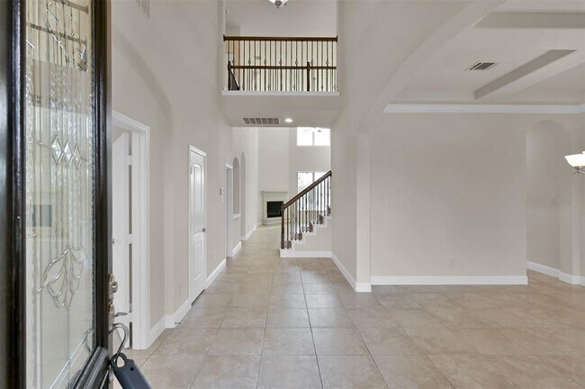 Building Photo - 50 Lufberry Pl