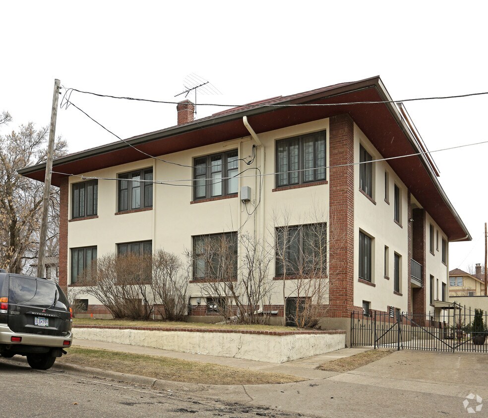 Building Photo - 854 Linwood Ave