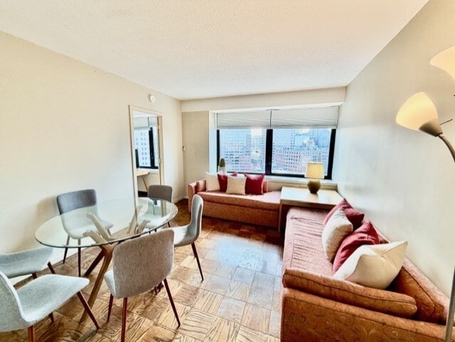 Building Photo - 65 E India Row