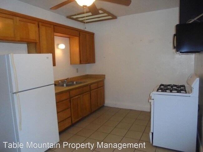 Building Photo - 1 br, 1 bath Apartment - 1330 Huntoon St