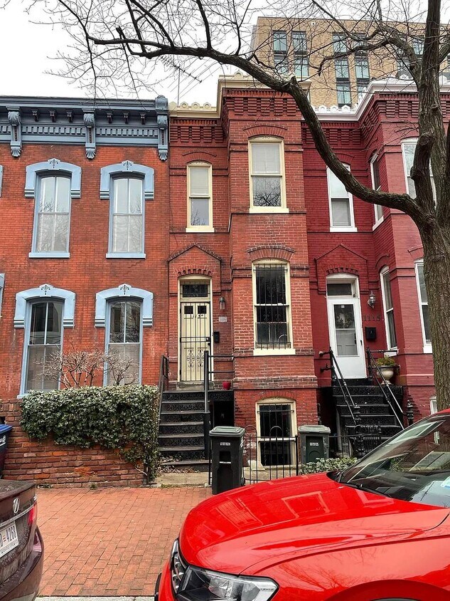 1115 1/2 5th Street Northwest - A - 1115 1/2 5th Street Northwest - A