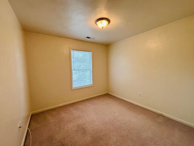 Foto del edificio - 50 Salem Ln