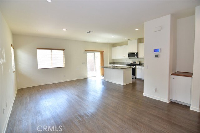 Building Photo - 27371 Red Rock Rd