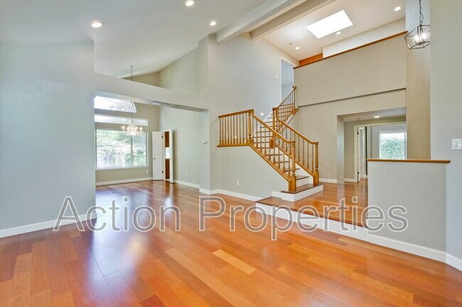 Foto del edificio - 11754 Ridge Creek Ct