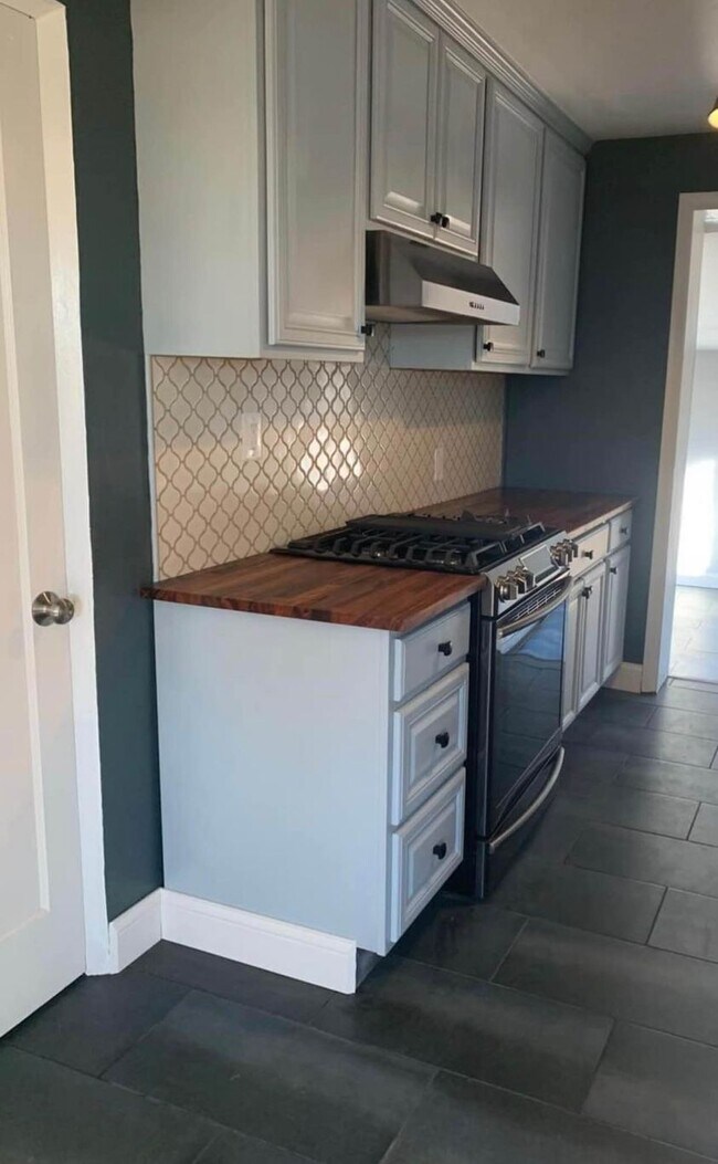 Foto del edificio - 1252 Buck Ave