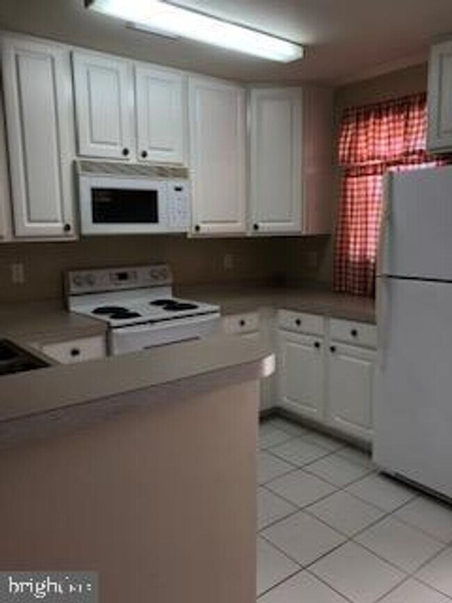 Building Photo - 2BR 2BA Rehoboth Beach Condo in The Palms!