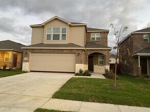 Building Photo - 1526 Vega Dr