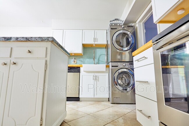 Building Photo - 14414 Golden Oak Ct