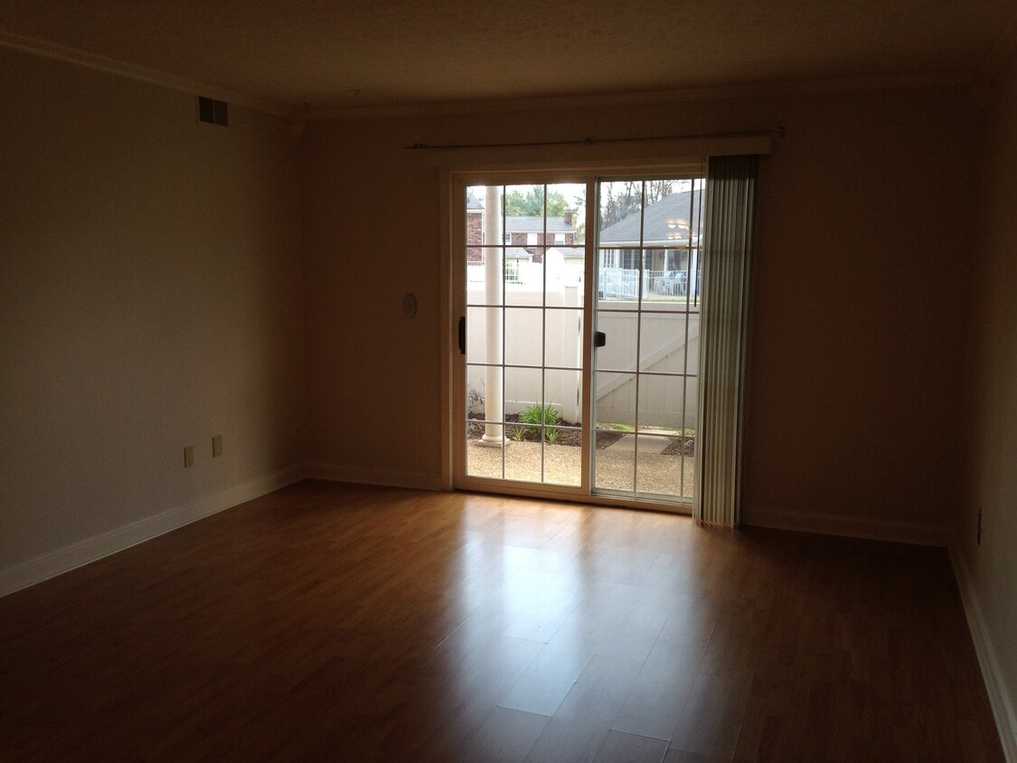 Primary Photo - 1338 Lynmar Dr