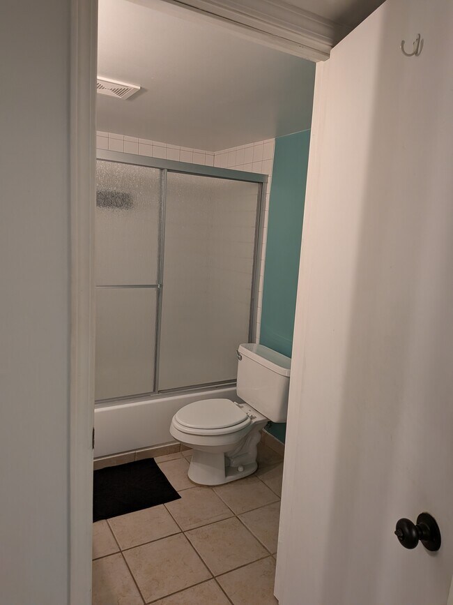 Foto del edificio - 3907 N Odell Ave