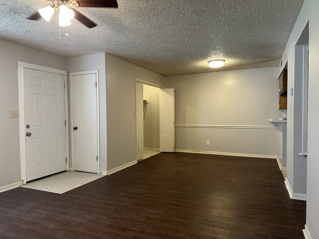Building Photo - 120 Regency Ave