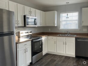 Building Photo - 2133 Welsh Dr