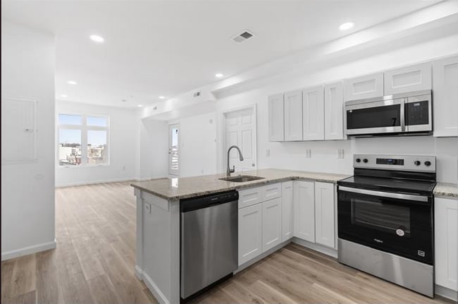 Photo - 4250 Lancaster Ave Apartment