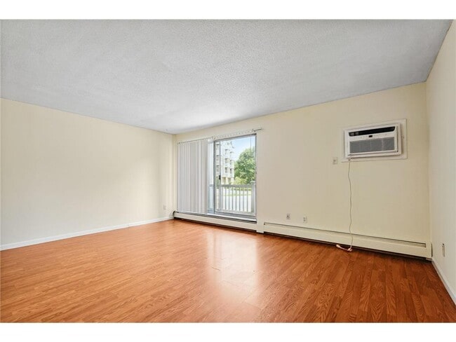 Building Photo - 5315 Minnehaha Ave