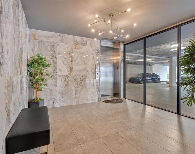 Foto del edificio - 6890 Peachtree Dunwoody Rd NE