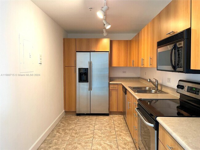 Foto del edificio - 7501 E Treasure Dr