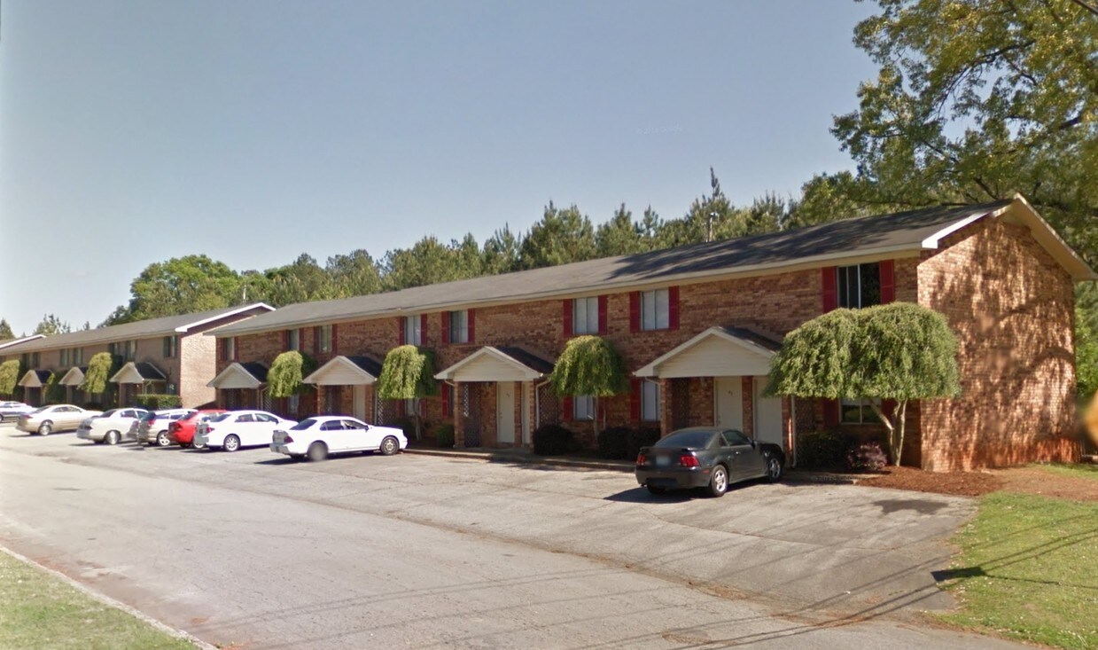 Townhomes at 2001 Anniston, AL