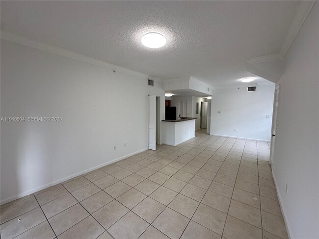 Building Photo - 5840 W Sample Rd