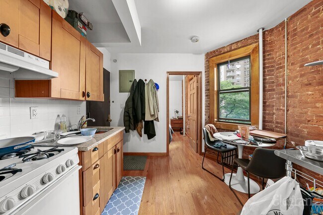 Foto del edificio - 426 E 73rd St