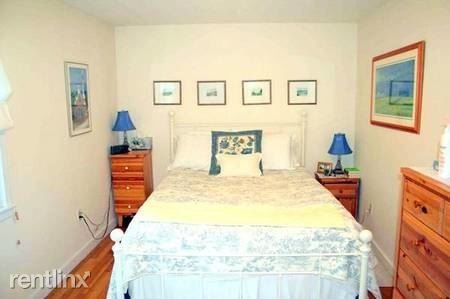 Building Photo - 1 br, 1 bath Apartment - 8 Denns Pl