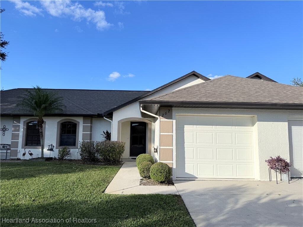 Foto principal - 762 W Carey Ln