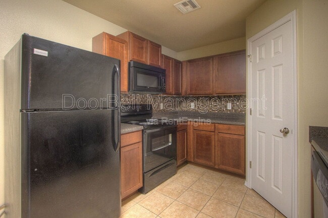 Building Photo - 5712 N 34th St